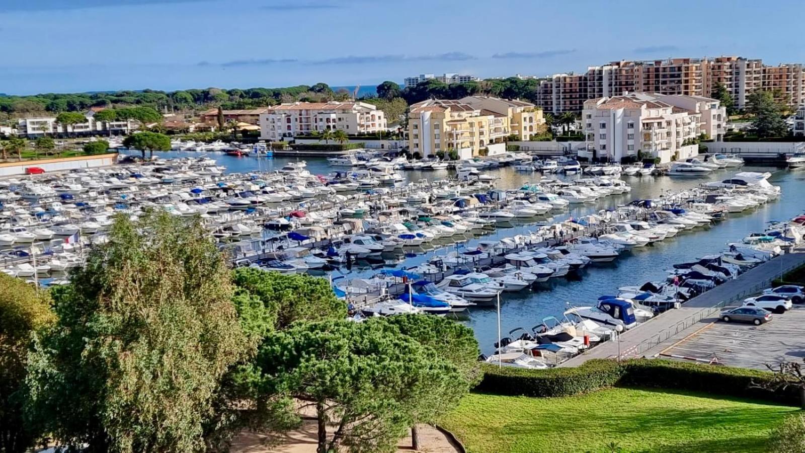 Studio Avec Vue Sur Marina Et Mer - 2 Adultes Et 1 Enfant Maximum Mandelieu Zewnętrze zdjęcie